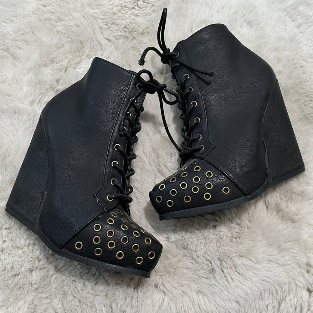 Qupid heeled boots